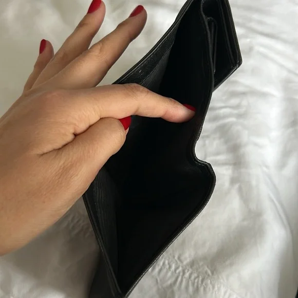 Prada Wallet - Picture 8 of 9
